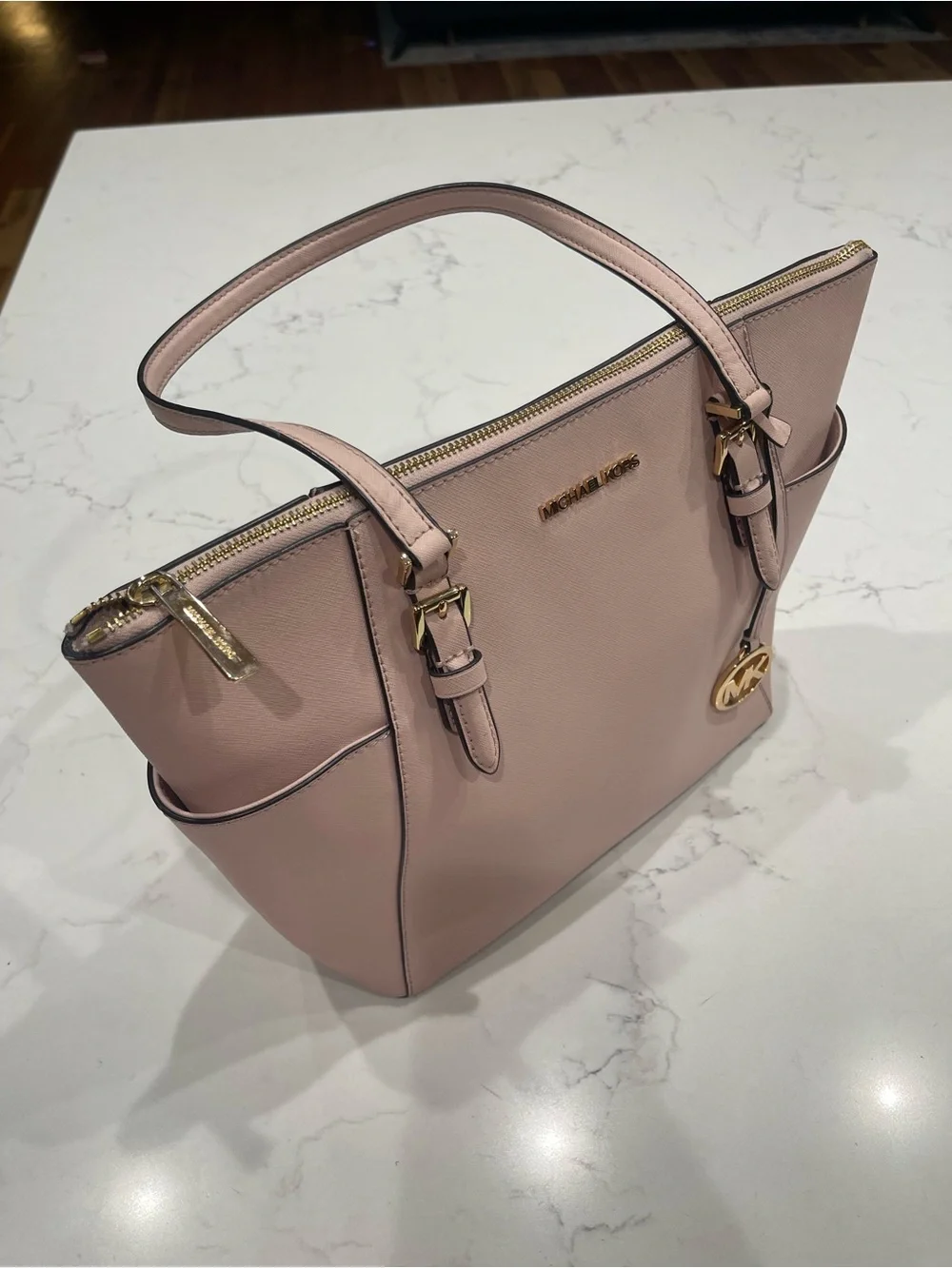 Michael Kors Blush Pink Saffiano Tote with Gold Hardware - Picture 4 of 11